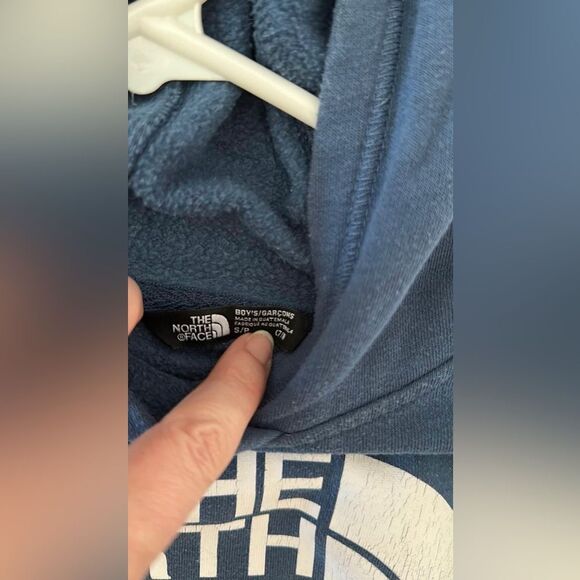 Blue north face sweatshirt sz 7/8 - Picture 3 of 3